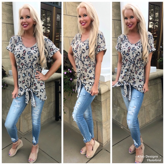❤️LAST 1! Animal Print V Neck Top Front Tie Top! - Picture 4 of 6
